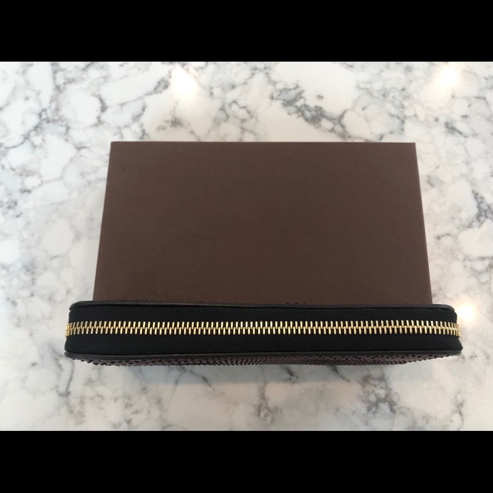 NWT! Gorgeous Python Wallet - Picture 5 of 6